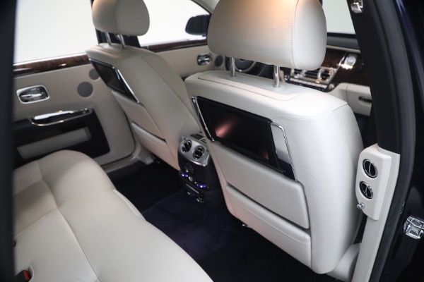 Used 2014 Rolls-Royce Ghost for sale $139,900 at Maserati of Westport in Westport CT 06880 27