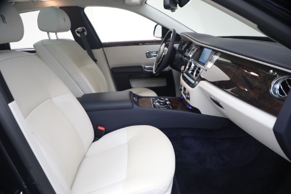 Used 2014 Rolls-Royce Ghost for sale $139,900 at Maserati of Westport in Westport CT 06880 28