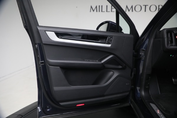 Used 2024 Porsche Cayenne S for sale $79,900 at Maserati of Westport in Westport CT 06880 28