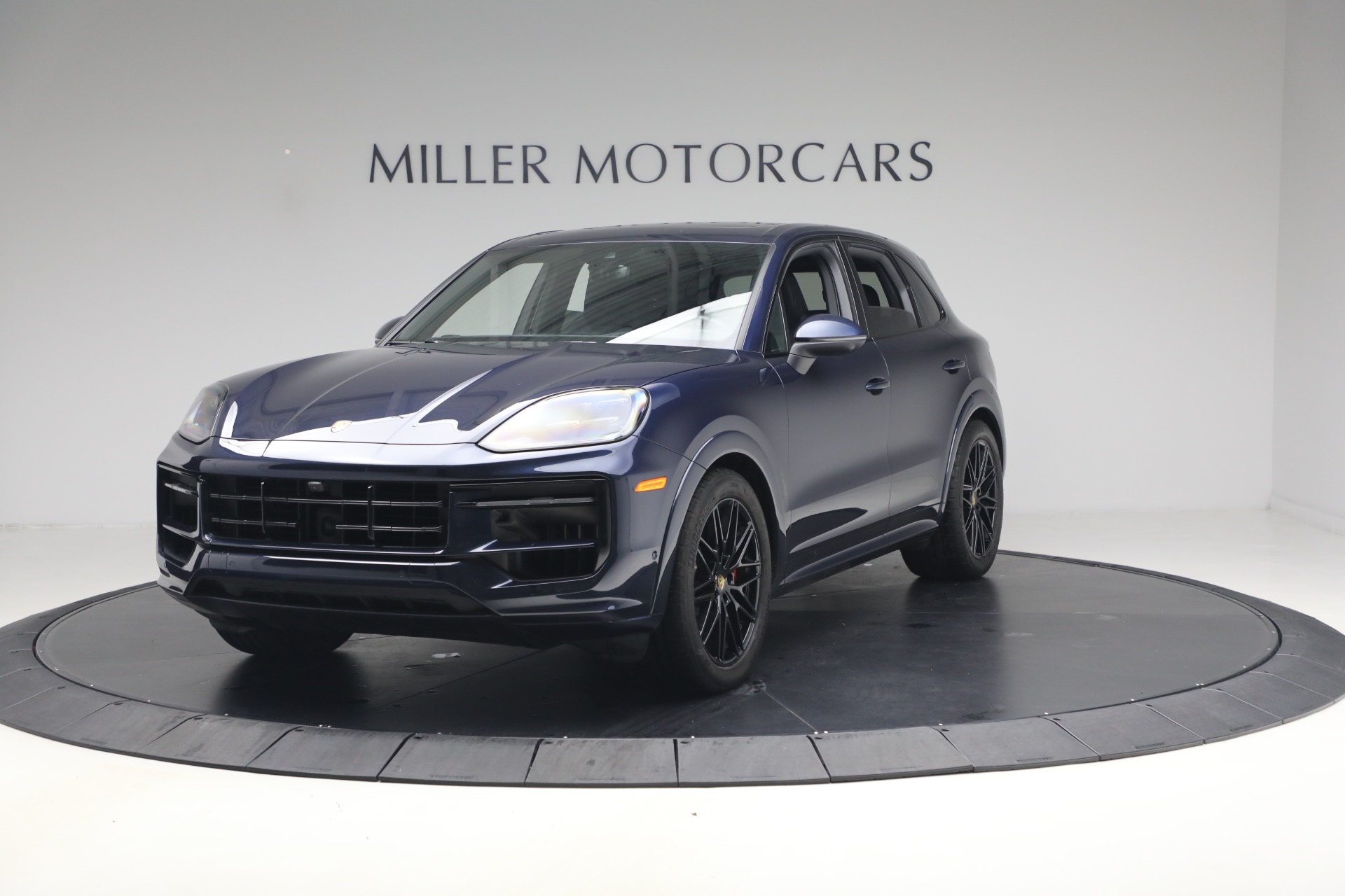 Used 2024 Porsche Cayenne S for sale $79,900 at Maserati of Westport in Westport CT 06880 1