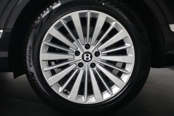 New 2026 Bentley Bentayga V8 for sale $244,330 at Maserati of Westport in Westport CT 06880 15