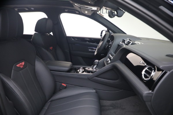 New 2026 Bentley Bentayga V8 for sale $244,330 at Maserati of Westport in Westport CT 06880 27