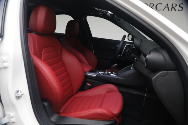 New 2026 Alfa Romeo Giulia Veloce for sale $55,870 at Maserati of Westport in Westport CT 06880 17
