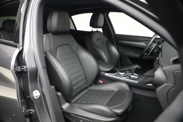 Used 2023 Alfa Romeo Stelvio Veloce for sale $34,900 at Maserati of Westport in Westport CT 06880 16