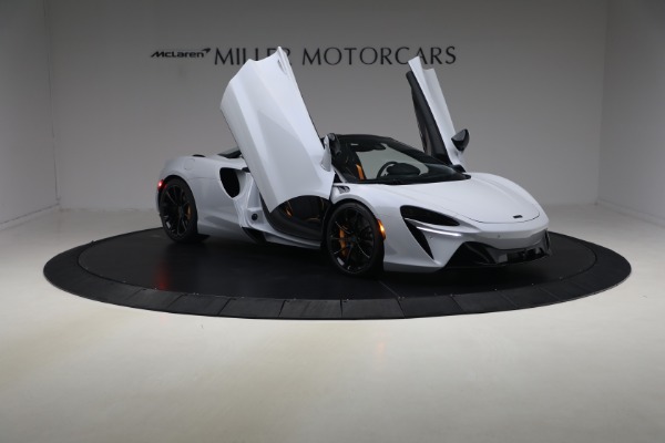 New 2026 McLaren Artura Spider Vision for sale $337,400 at Maserati of Westport in Westport CT 06880 19