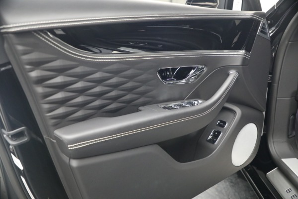 Used 2022 Bentley Flying Spur W12 for sale $195,900 at Maserati of Westport in Westport CT 06880 18