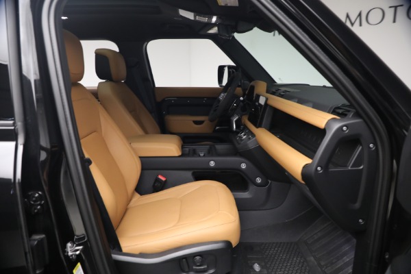 Used 2024 Land Rover Defender 110 V8 P525 for sale $84,900 at Maserati of Westport in Westport CT 06880 16