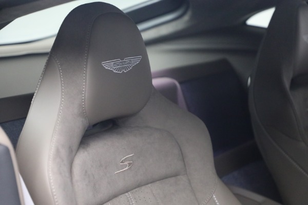 New 2026 Aston Martin Vantage S for sale $257,880 at Maserati of Westport in Westport CT 06880 22