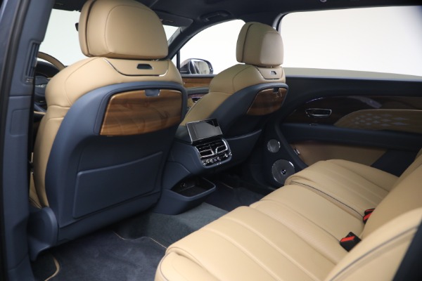 Used 2026 Bentley Bentayga EWB Azure V8 for sale $279,900 at Maserati of Westport in Westport CT 06880 22