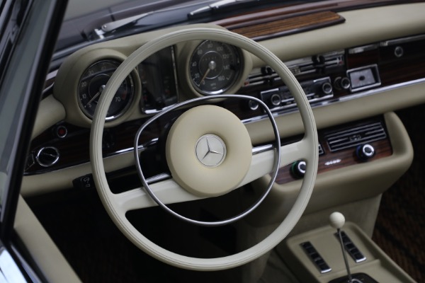 Used 1971 Mercedes-Benz 280SE 3.5 Cabriolet for sale $475,000 at Maserati of Westport in Westport CT 06880 23