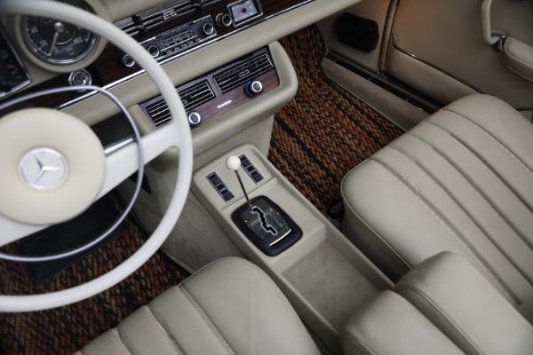Used 1971 Mercedes-Benz 280SE 3.5 Cabriolet for sale $475,000 at Maserati of Westport in Westport CT 06880 25